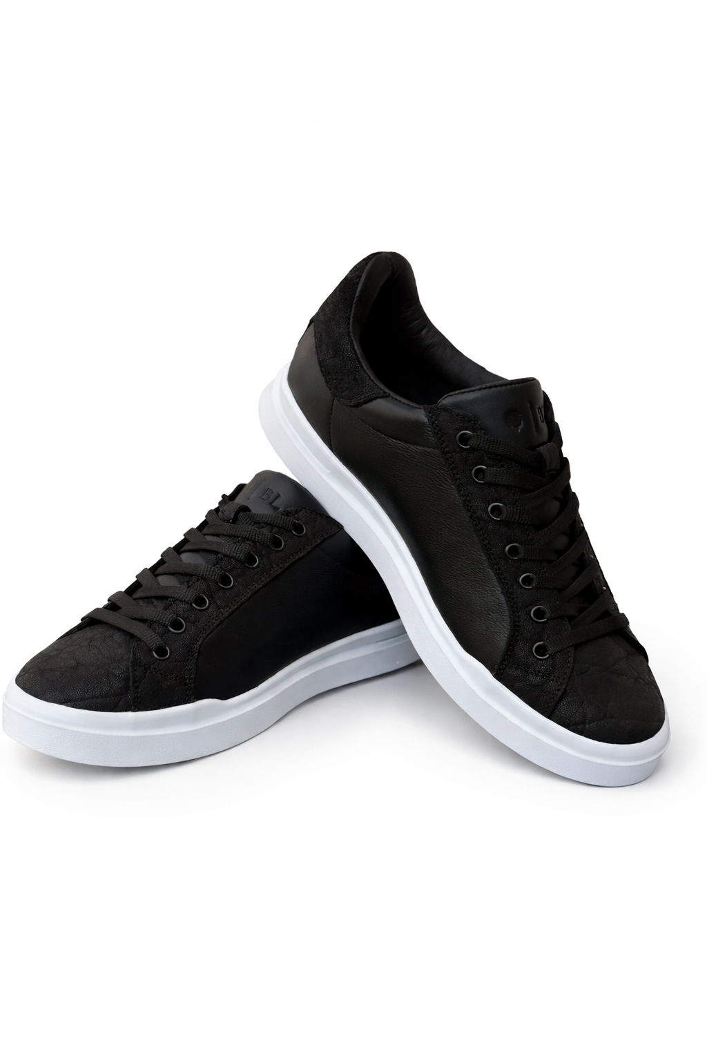 Tenis de elefante negro